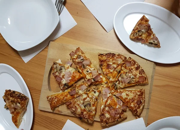 Pizza Borden Tafel Beginnen Eten — Stockfoto