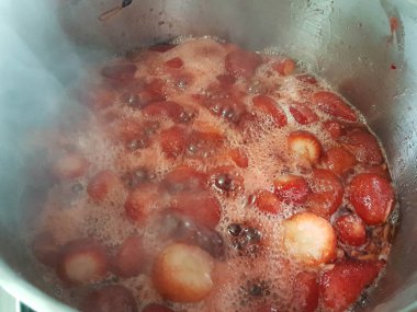 Çilek reçeli hazırlama limon şekeri elması