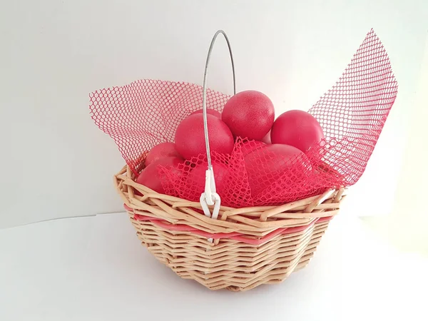 Eggs Red Basket Easter Background Isolated — Stock Photo, Image