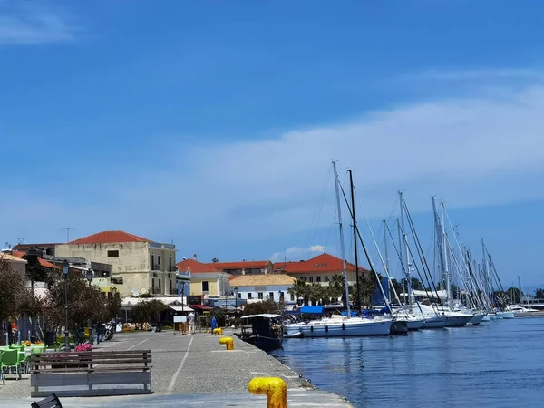 Lkbahar Mevsiminde Preveza Kenti Rıhtımında Palmiye Ağaçları — Stok fotoğraf