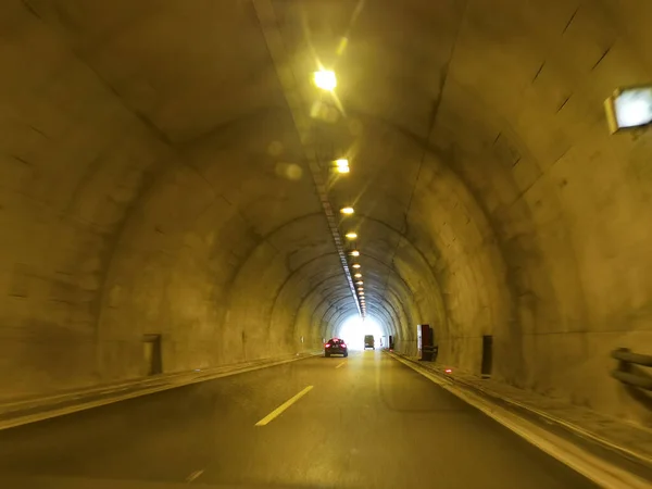 Egnatia Otobanındaki Tünel Yunan Işıkları Hız Bulanıklığı Ulaşım Araçları — Stok fotoğraf