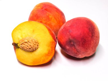 Şeftali şeftalisi tüm kesik arkaplan