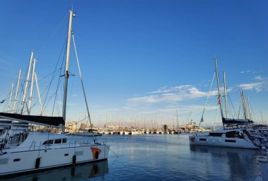 PREVEZA PORT, GREECE, 3 HAZİRAN 2021, PORT 'ta SHIPS, Preveza şehir gemileri yatı