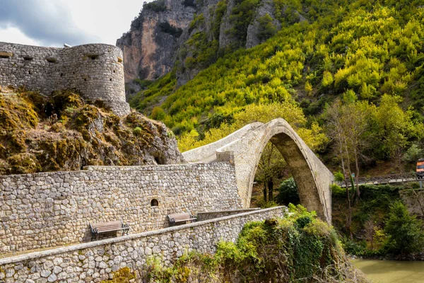 Konitsa Cidade Arced Ponte Velha Rio Voidomatis Outono Grécia — Fotografia de Stock