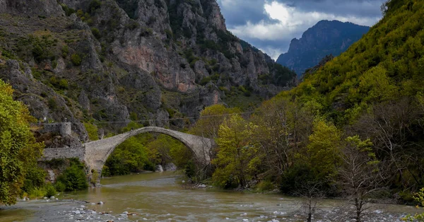 Konitsa Stad Uppflugen Gammal Bro Och Voidomatis Floden Höst Grekland — Stockfoto