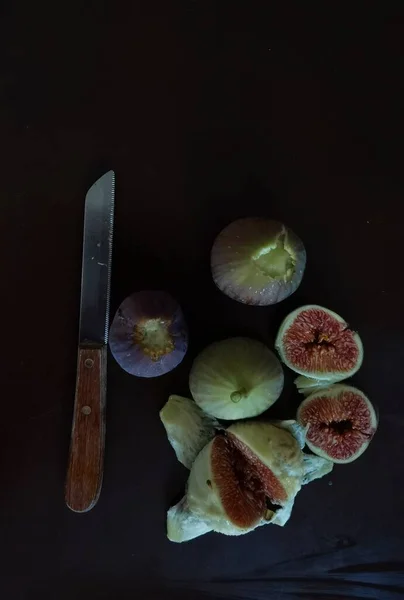 Figs Ripe Cut Whole Top View Brown Table — Stock Photo, Image