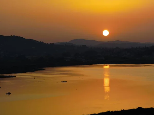 Korfu Adasında Güneş Batmadan Önce Yaz Mevsiminde — Stok fotoğraf