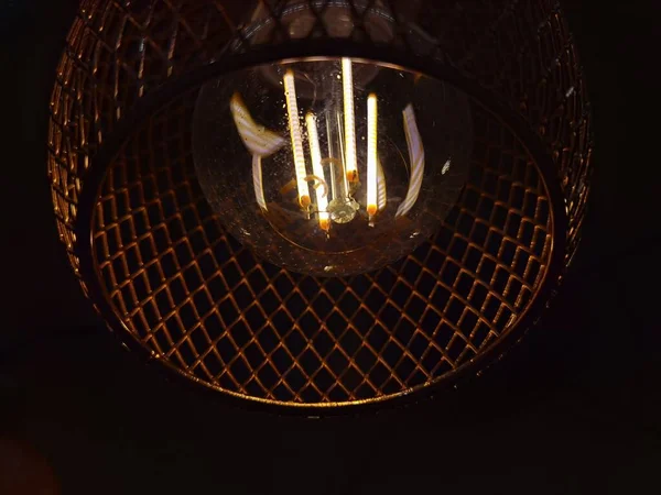 Fények Lámpatestek Fekete Háttér Energia Villamos Energia — Stock Fotó