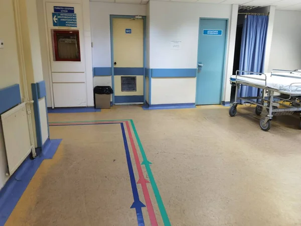 Hastane Koridoru Tekerlekli Sandalye Cerrahi Yatak Modern Sağlık — Stok fotoğraf