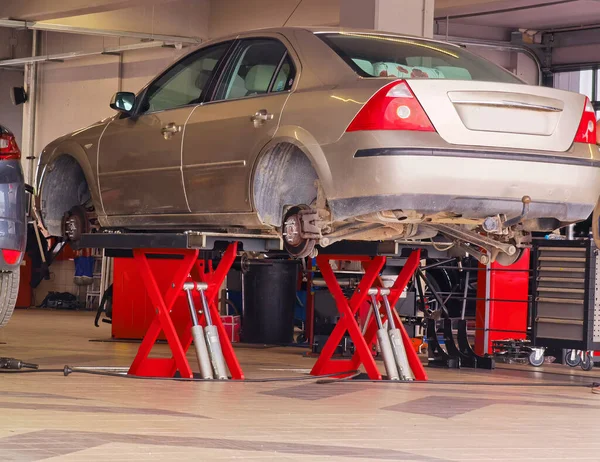 Car Repair Shop Tire Wheels Change — Stock Photo, Image