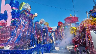 Karnaval renkleri sokak yollarının renkleri