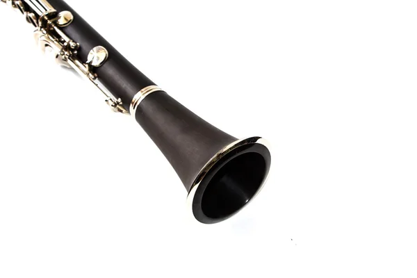Fechar-se de um belo clarinete isolado no fundo branco — Fotografia de Stock
