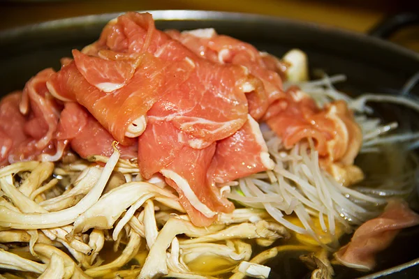 料理の食事 米麺と肉 — ストック写真