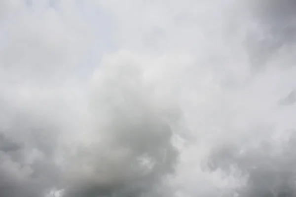 Фон грозовых облаков — стоковое фото