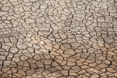 toprak zemin kırık