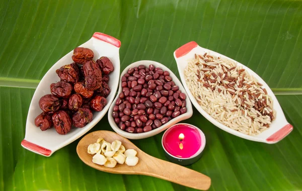 Brown rice, redbeans, dried jujube, lotus seeds — Stockfoto