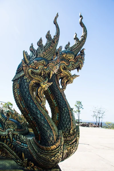 Vista da estátua de Naga — Fotografia de Stock