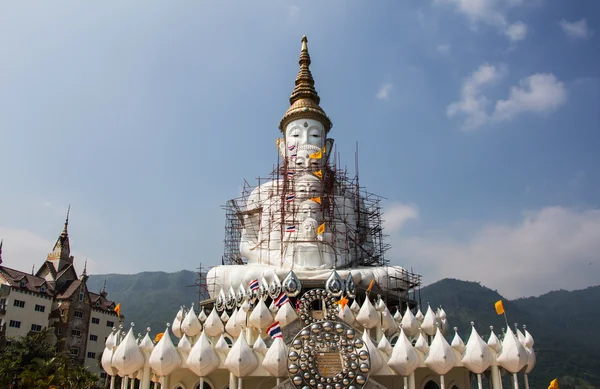 Phasornkaew tempel, Khao Kho Phetchabun, Thailand — Stockfoto