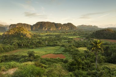 Mogotes Vadisi'nde Vinales, Cu, yatay üzerinden panoramik görünüm