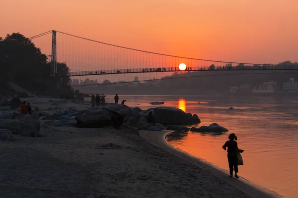 Sunset in Rishikesh, India on the Ganga River — Stock Photo, Image