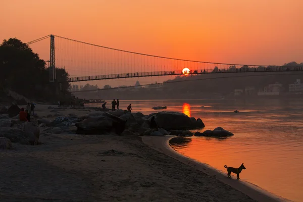 Sunset in Rishikesh, India on the Ganga River — Stock Photo, Image