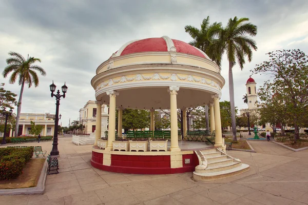 CIENFUEGOS, CUBA - Pabellón en la plaza José Martí —  Fotos de Stock