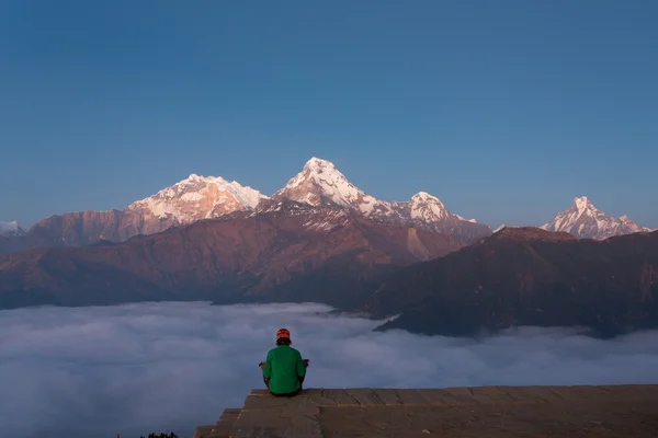 Man meditating in Himalaya Mountains View from Poon Hill 3210m a — Stock Photo, Image
