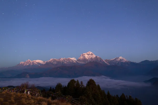 Himalaya Mountains View from Poon Hill 3210m at night with stars — Stock Photo, Image