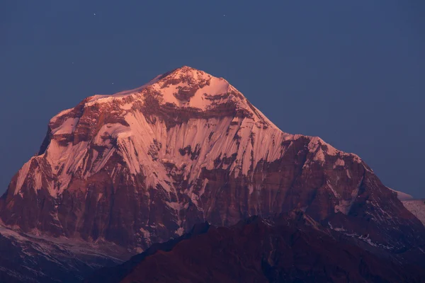 Annapurna I Montañas del Himalaya Vista desde Poon Hill 3210m al sol — Foto de Stock