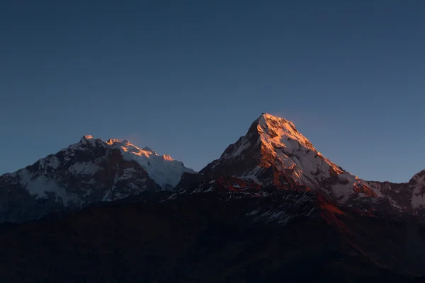 Annapurna I Himalaia Montanhas Vista de Poon Hill 3210m no sunr — Fotografia de Stock