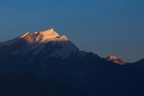 Pico en la montaña Himalaya — Foto de Stock