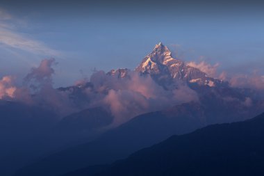 Machhapuchchhre dağın - balık kuyruğu İngilizce bir dağıdır