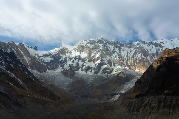 Pohled od Annapurna základního tábora Himaláje na Annapurna I — Stock fotografie