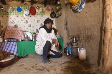 Çöl Sahara, Fas - 17 Nisan: Kimliği belirsiz kişi, portre