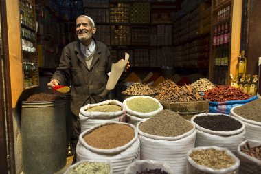 Fes, Fas, 19 Nisan: traditi baharat satan bilinmeyen adam