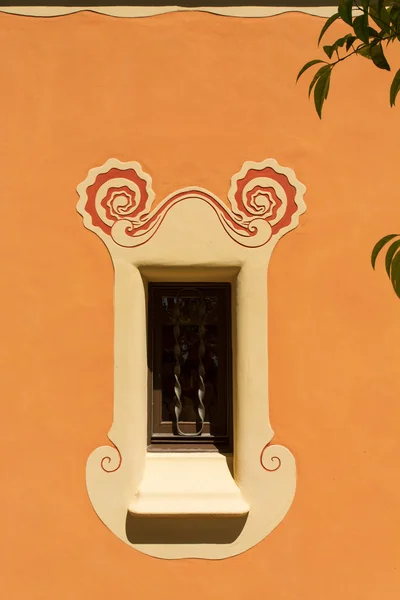 Detail of a window of the  house where Antonio Gaudi lived. — Stock Photo, Image