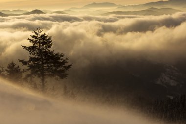 Kış günbatımı üzerinde bulutlar - panoramik görünüm