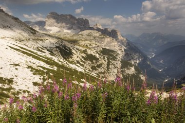 Güzel manzara, Milli Parkı Tre Cime di Lavaredo. Dolom