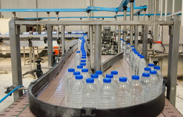 Water bottling factory — Stock Photo, Image