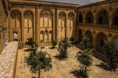 Avlu Mor Gabriel Manastırı