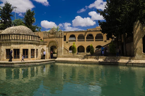 Holy Lake and Halil-ur Rahman Mosque — Stock Photo, Image