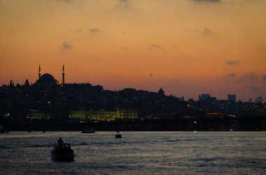 Istanbul 'un Haliç gün batımında