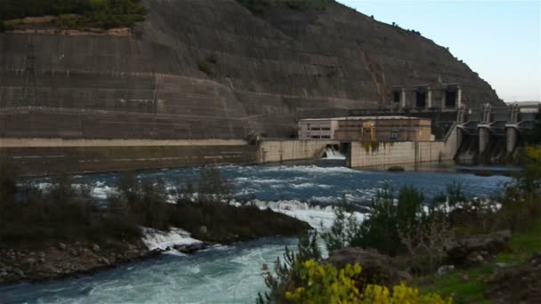 Central hidroeléctrica em Altinkaya Dam — Vídeo de Stock