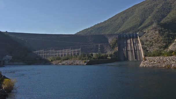 Waterkrachtcentrale in Altinkaya Dam — Stockvideo