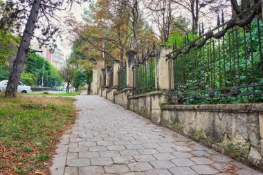 Sonbahar şehrin kaldırım