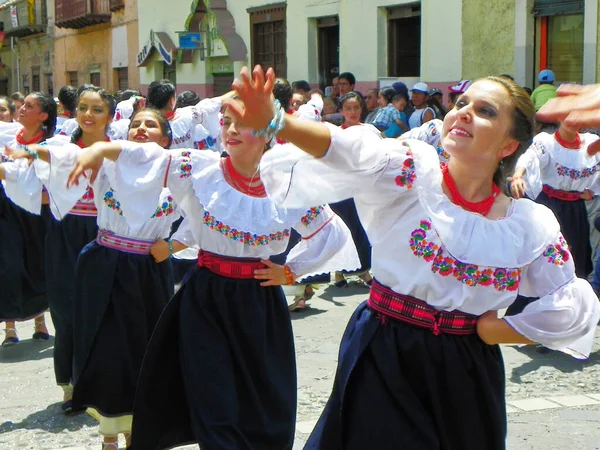 Cuenca Ecuador November 2016 Traditionell Parad Eller Desfile Självständighetsdagen Cuenca — Stockfoto