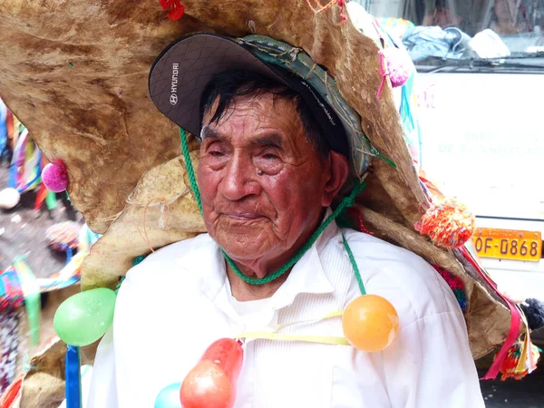 Cuenca Equador Fevereiro 2020 Desfile Carnaval Homem Sênior Chapéu Enorme — Fotografia de Stock
