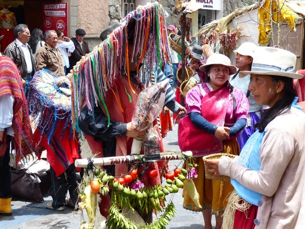 Cuenca Еквадор Лютого 2020 Carnival Parade Crowd Village People Large — стокове фото