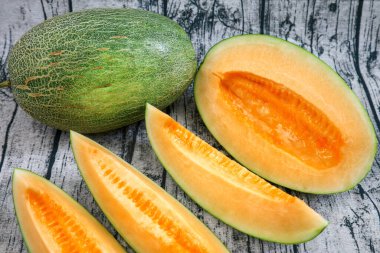 Çin 'den kavun, tatlı ve güzel kokuyor..