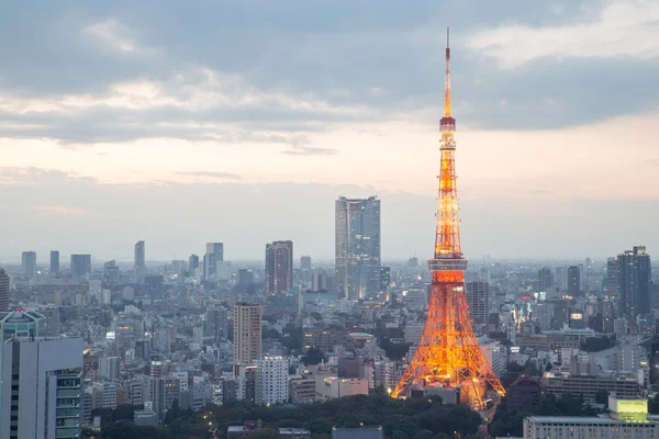 東京、日本の都市のスカイライン — ストック写真